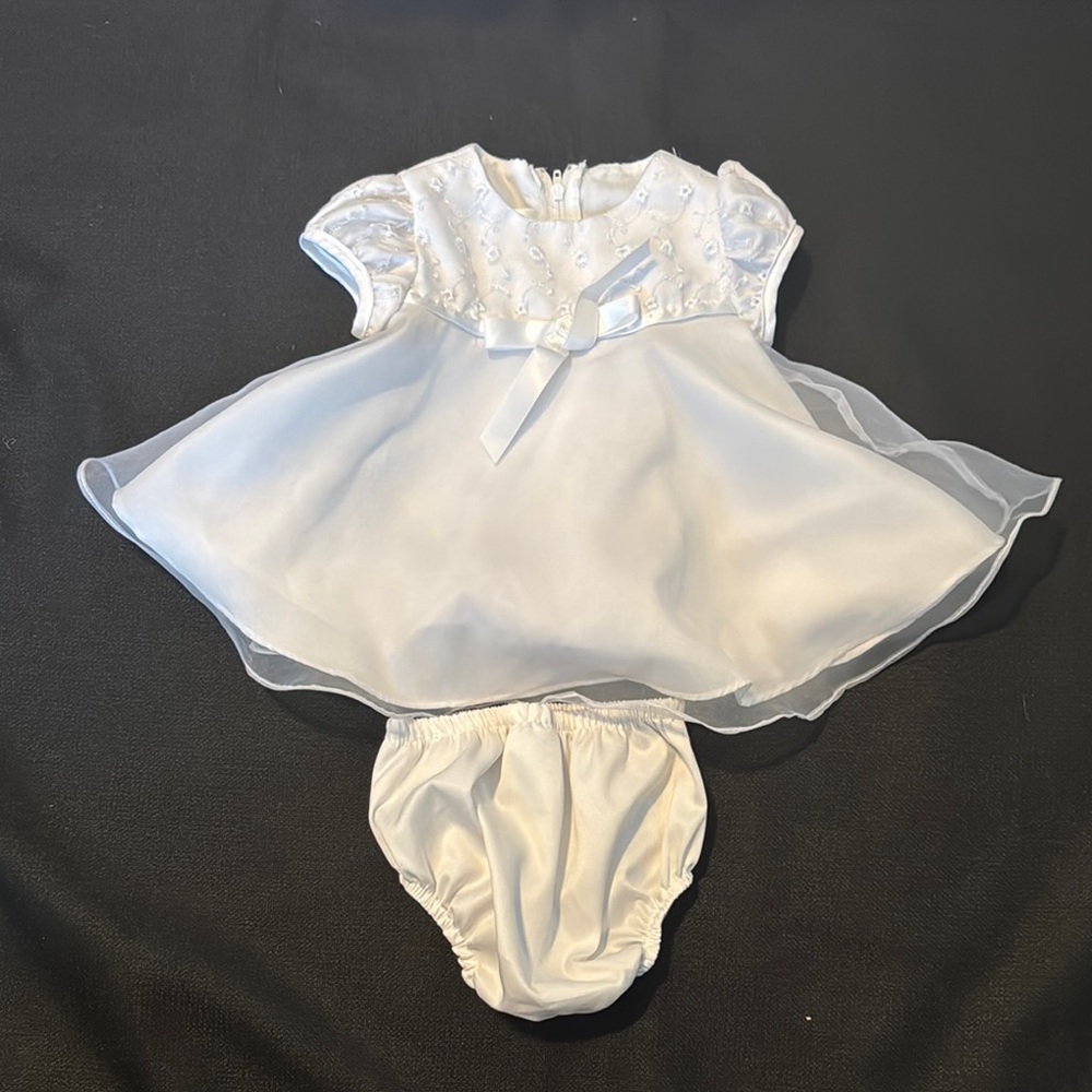Small wondersWhite Baby Dress with Bloomers size 0-3 months